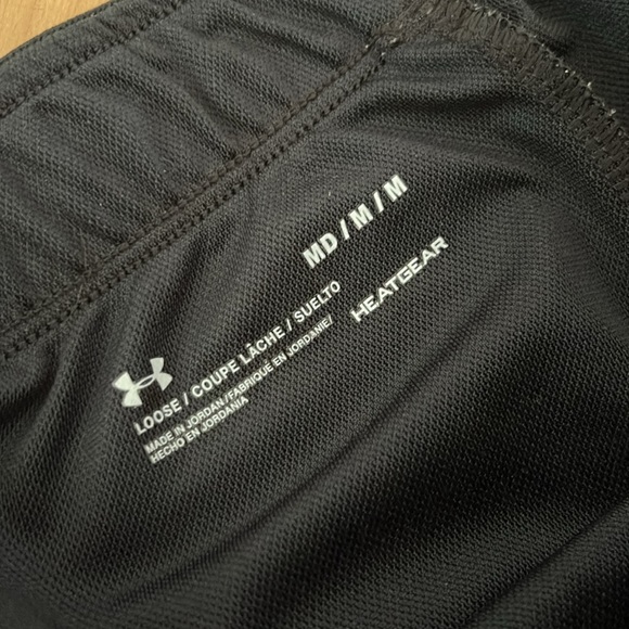 Under Amour Shorts size Medium - Picture 5 of 5